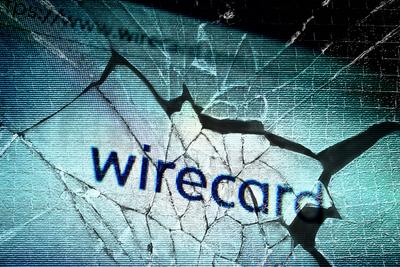 FOTOMONTAGE, Webseite des insolventen Zahlungsdienstleisters Wirecard auf zerbrochenem Glas, Wirecard-Finanzskandal ***-stock-foto