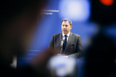 Lars Klingbeil trfft Stephane Sejourne-stock-foto