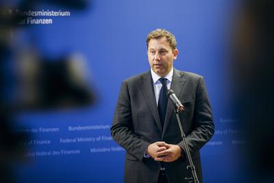 Lars Klingbeil trfft Stephane Sejourne-stock-foto
