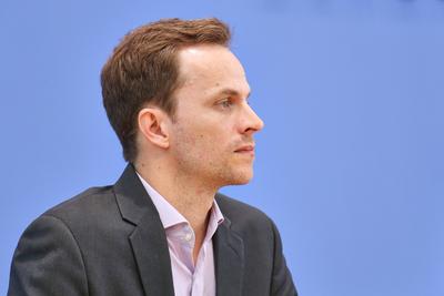 Berlin, Deutschland, 26.05.2025: Bundespressekonferenz: Ergebnisse zur B?rgerdebatte gerechte Steuern und Finanzen: Chri-stock-foto