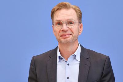 Berlin, Deutschland, 26.05.2025: Bundespressekonferenz: Ergebnisse zur B?rgerdebatte gerechte Steuern und Finanzen: Rein-stock-foto