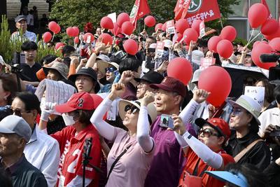 Kim Moon-Soo's campaign for presidential election in Korea-stock-photo