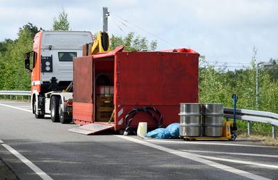 LKW Unfall-stock-foto
