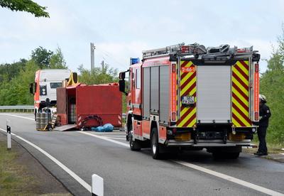 LKW Unfall-stock-foto