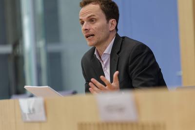 B?rgerdebatte gereechte Steuern und Finanzen-stock-foto