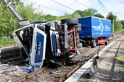 LKW Unfall-stock-foto