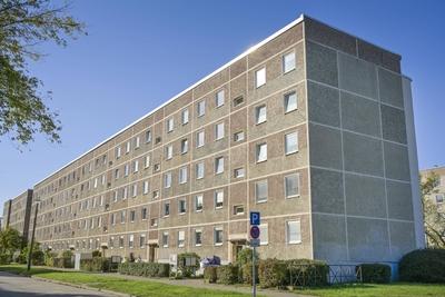 Alter unsanierter Plattenbau, Br?sestra?e, Hohenst?cken, Stadt Brandenburg an der Havel, Brandenburg, Deutschland *** Ol-stock-foto