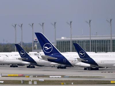 25.04.2020, Die Bayerische Landeshauptstadt M?nchen in Zeiten der Corona-Krise. Flughafen M?nchen an einem Samstag Nach-stock-photo