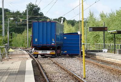 LKW Unfall-stock-foto