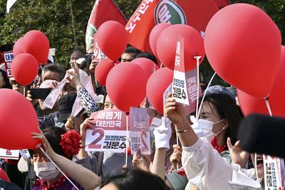 Kim Moon-Soo's campaign for presidential election in Korea-stock-photo