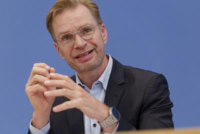 B?rgerdebatte gereechte Steuern und Finanzen-stock-foto