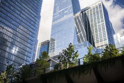 Hudson Yards development in New York The Hudson Yards development in New York with the High Line Connector in the foregr-stock-foto
