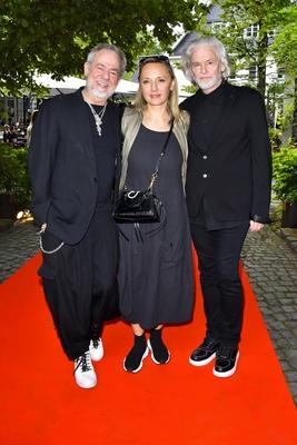 Helmuth Zerlett, Natalia Zerlett, Hermann Buehlbecker zu Gast beim Grand Opening Relais und Chateaux Hotel Diepeschrather M?hle Muehle by Nelson M?ller Mueeler am 26.05.2025 in Bergisch Gladbach NRW Deutschland *** Helmuth Zerlett, Natalia Zerlett, Hermann Buehlbecker as guests at the Grand Opening Relais and Chateaux Hotel Diepeschrather M?hle Muehle by Nelson M?ller Mueeler on 26 05 2025 in Bergisch Gladbach NRW Germany-stock-foto