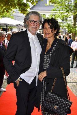 Toni Schumacher mit Ehe Frau Jasmin Schumacher zu Gast beim Grand Opening Relais und Chateaux Hotel Diepeschrather M?hle Muehle by Nelson M?ller Mueeler am 26.05.2025 in Bergisch Gladbach NRW Deutschland *** Toni Schumacher with his wife Jasmin Schumacher as guests at the Grand Opening Relais and Chateaux Hotel Diepeschrather M?hle Muehle by Nelson M?ller Mueeler on 26 05 2025 in Bergisch Gladbach NRW Germany-stock-foto