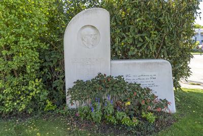 Ehrengrab Robert Stolz Ehrengrab des ?sterreichischen Komponist und Dirigent Robert Stolz auf dem Wiener Zentralfriedhof-stock-foto