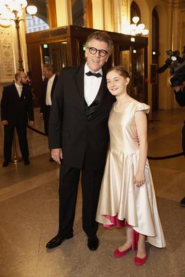 Preistr?gerin Alma Deutscher mit Laudator Thomas Hampson / Europ?ische Kulturpreisgala am 20. Oktober 2019 in der Wiener-stock-foto