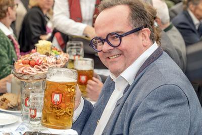 Clemens Baumg?rtner, Oberb?rgermeisterkandidat der CSU, beim Politischen Abend der CSU, im Bierzelt, Truderinger Festwoche, Volksfest im Stadtteil Trudering, M?nchen, 27.05.2025-stock-foto