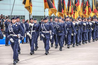 Generalleutnant Holger Neumann hat das Kommando ?ber die Luftwaffe von Generalleutnant Ingo Gerhartz ?bernommen-stock-foto
