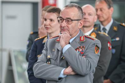 Generalleutnant Holger Neumann hat das Kommando ?ber die Luftwaffe von Generalleutnant Ingo Gerhartz ?bernommen-stock-foto