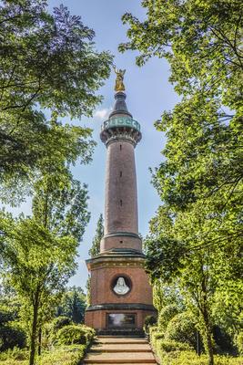 Siegess?ule Hakenberg, Am Denkmal, Fehrbellin, Brandenburg, Deutschland *** Victory Column Hakenberg, Am Denkmal, Fehrbe-stock-foto