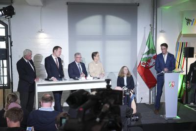 Pressekonferenz zur Vorstellung von Eckpunkten der Bewerbung f?r Olympische und Paralympische Spiele an Rhein und Ruhr-stock-foto