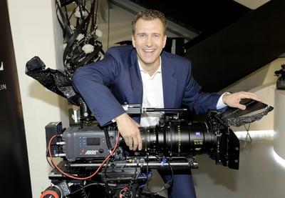 Bildnummer: 58863615  Datum: 28.11.2012  Copyright: imago/Rainer UnkelRene KINDERMANN , Fernsehmoderator , am Set von VERBOTENE LIEBE , 28.11.2012 People Kultur Shooting xns x0x 2012 quer Aufmacher KULTUR CULTURE FERNSEHEN TELEVISION FERNSEHPRODUKTIONEN PRODUCTIONS FOR TV DEU DEUTSCHLAND GERMANY QUERFORMAT HORIZONTAL FORMAT  58863615 Date 28 11 2012 Copyright Imago Rainer Unkel Ren? Kindermann TV presenter at Set from Prohibited Love 28 11 2012 Celebrities Culture Shooting xns x0x 2012 horizontal Highlight Culture Culture Television Television TV productions Productions for TV DEU Germany Germany Landscape horizontally Format-stock-photo