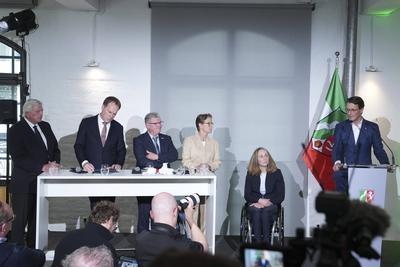 Pressekonferenz zur Vorstellung von Eckpunkten der Bewerbung f?r Olympische und Paralympische Spiele an Rhein und Ruhr-stock-foto