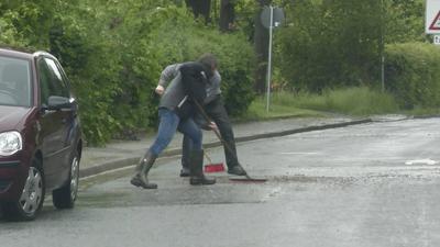 Kr?ftige Gewitter und Unwetter ziehen seit den Nachmittagsstunden ?ber weite Teile Mitteldeutschlands hinweg. Am Nachmit-stock-foto