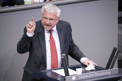 Knut Abraham in der 18. Sitzung des Deutschen Bundestages im Reichstagsgeb?ude. Berlin, 18.02.2022 *** Knut Abraham at t-stock-foto