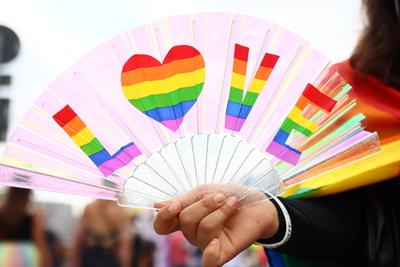 Menschen nehmen dem Christopher Street Day Demonstration unter dem Motto United in Love in Berlin am 23. Juli 2022. CSD-stock-foto
