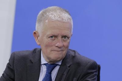 Oberb?rgermeister Fritz Kuhn Stadt Stuttgart Deutschland Berlin Bundeskanzleramt 2 Gespr?ch B-stock-foto