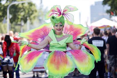 Drag ARtist beim Christopher Street Day 2022 in K?ln. Im Rahmen des CSD wird in K?ln ein dreit?giges Stra?enfest unter d-stock-photo