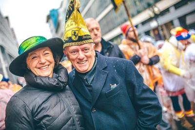 Faschingsumzug in Stuttgarter Innenstadt 2016 Karnevalisten lassen sich durch das Tief Ruzica nich-stock-foto