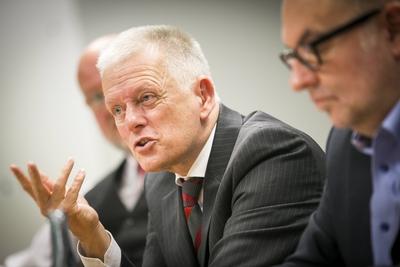 Der Oberb?rgermeister der Landeshauptstadt Stuttgart Fritz Kuhn zu Gast in der Redaktion der Stuttgarter Nachrichten. S-stock-foto