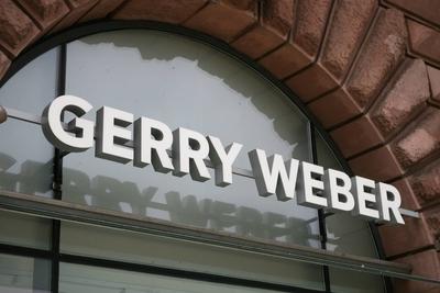 Logo der Modekette Gerry Weber an einer Filiale in Hamburg 19 07 2017-stock-foto