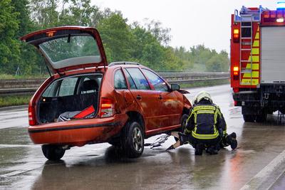 A14/D?beln - Massenkarambolage mit vier Autos auf der Autobahn: Mindestens zwei Verletzte-stock-foto