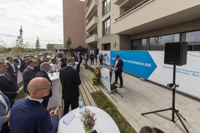 Reportage 30.05.2025 Schl?ssel?bergabe f?r 249 bezahlbare Single- und Familienwohnungen f?r Menschen mit geringen Einkommen!-stock-foto