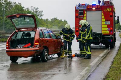 A14/D?beln - Massenkarambolage mit vier Autos auf der Autobahn: Mindestens zwei Verletzte-stock-foto