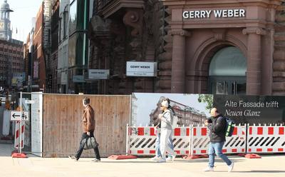 Geschlossene Filiale vom insolventen Modeh?ndler Gerry Weber in der Einkaufspassage Hamburger Hof am Jungfernstieg. Symb-stock-foto