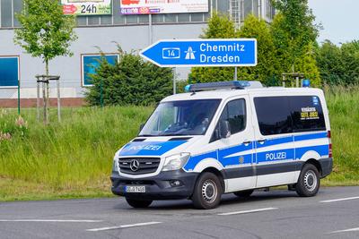 A14/D?beln - Massenkarambolage mit vier Autos auf der Autobahn: Mindestens zwei Verletzte-stock-foto