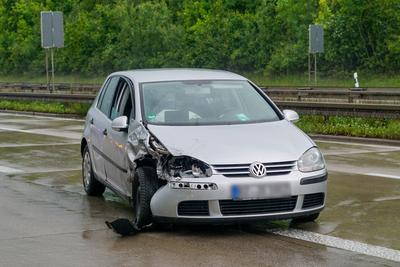 A14/D?beln - Massenkarambolage mit vier Autos auf der Autobahn: Mindestens zwei Verletzte-stock-foto