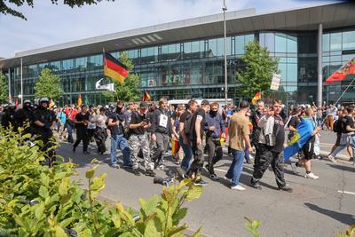 Demonstrationen in der Innenstadt von M?nster. Demonstrationszug auf der Bahnhofstra?e-stock-foto