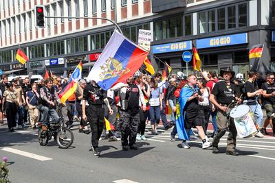 Demonstrationen in der Innenstadt von M?nster. Demonstrationszug auf der Bahnhofstra?e-stock-foto
