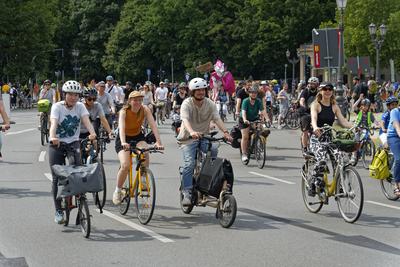 ADFC Sternfahrt Berlin 01.06.2025. Grosser Stern, Tiergarten, Berlin-stock-foto