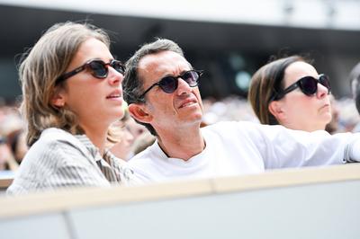 Internationaux de Roland Garros. People en tribunes 1er juin-stock-foto