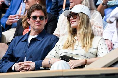 Internationaux de Roland Garros. People en tribunes 1er juin-stock-foto