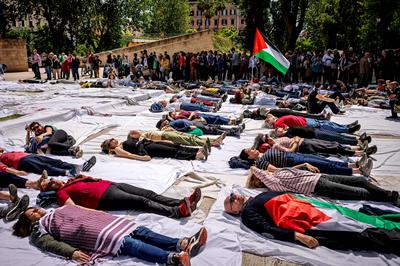 A Shroud for Gaza in Rome-stock-foto