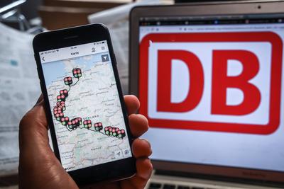 Deutsche Bahn - Redesign und neue Funktionen im DB Navigator Das Update der Reise-App DB Navigator ist seit dem 07.10.20-stock-foto