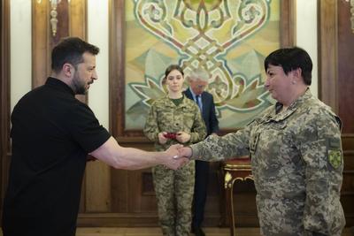 Ukrainian President, Volodymyr Zelenskyy, presents awards to veterans of the National Service in the field of special communications and information protection-stock-foto