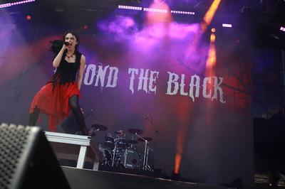 Beyond the dark se apresenta no bangers open air-stock-foto
